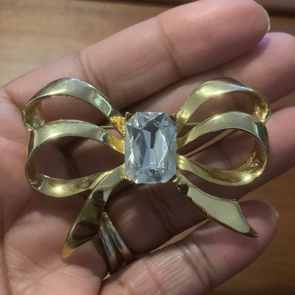Vintage Gold Bow Brooch with Large Rhinestone